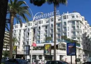 The hotel located in Cannes.
