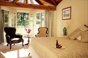 king-size-suite-with-ensuite-bay-window2 king-size-suite-with-ensuite-bay-window2
